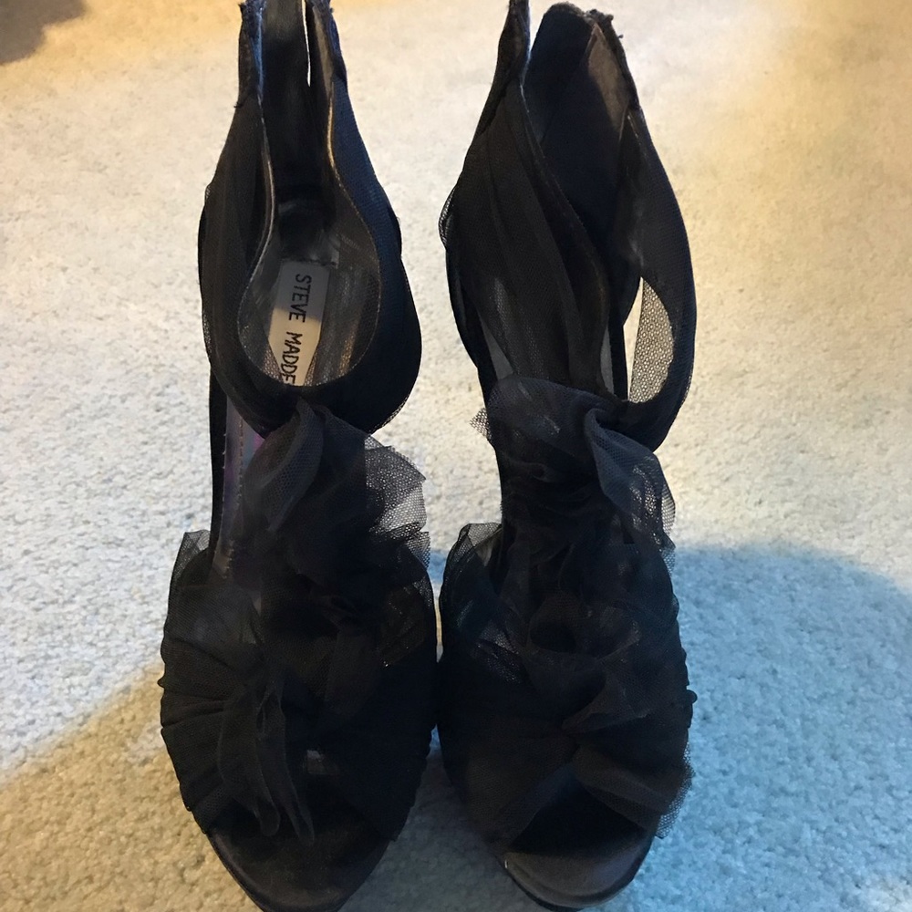 Steve Madden P- Lace Fabric Upper